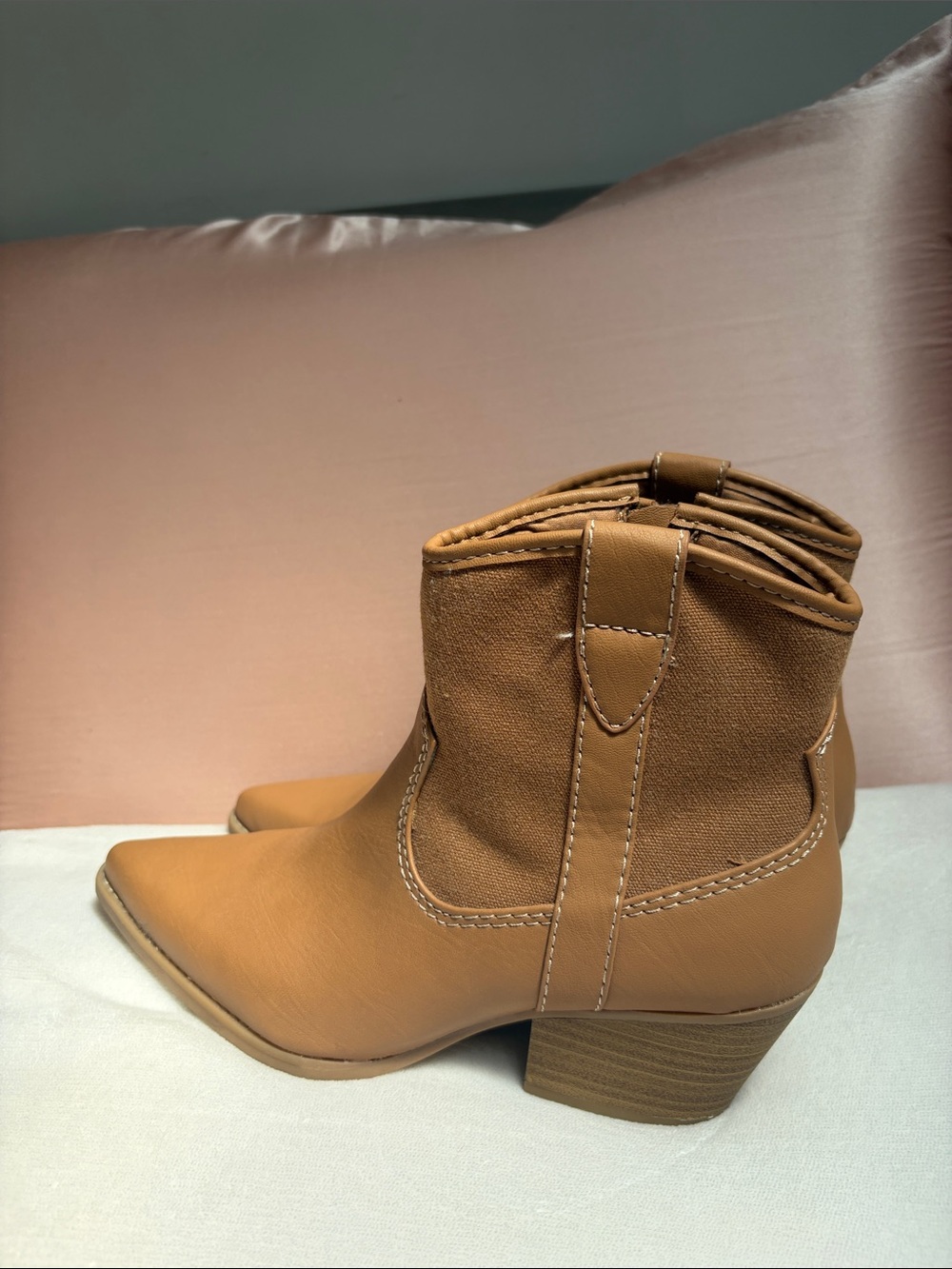 Women's Tan Ankle Boots - Casual Western Style